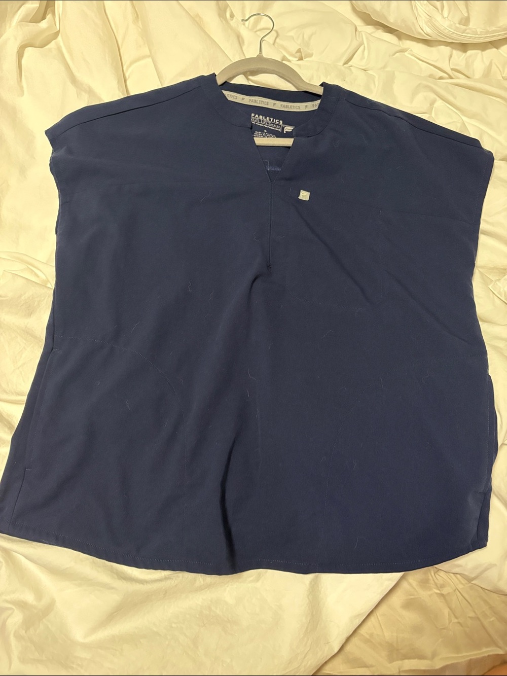Navy Fabletics scrub top -women’s Small